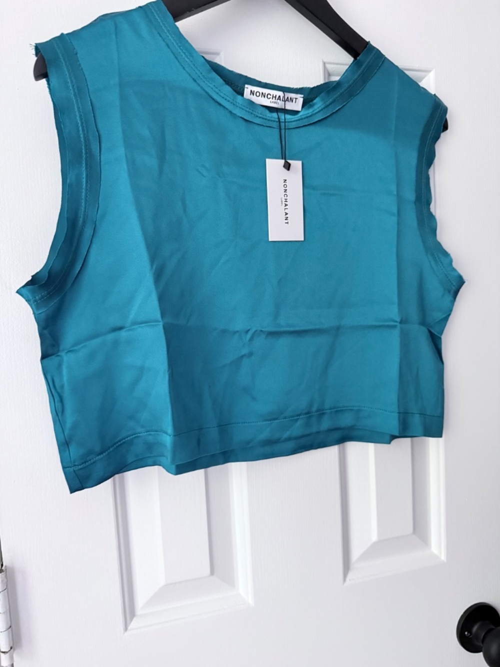 NEW NONCHALANT LABEL mel crop  top